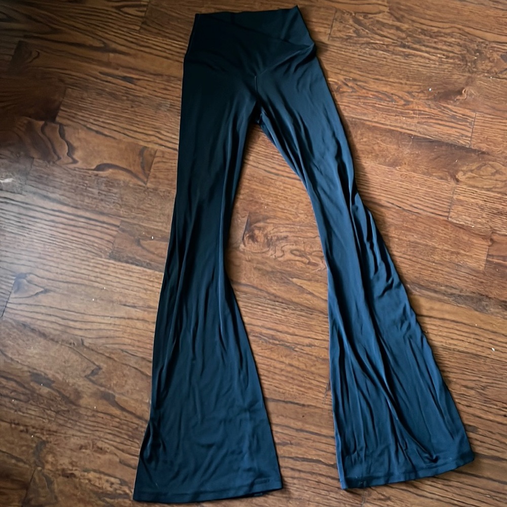 aerie crossover leggings black